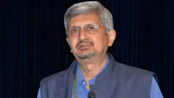 डीआरडीओ प्रमुख डॉ समीर वी. कामत का कार्यकाल एक साल के लिए बढ़ा