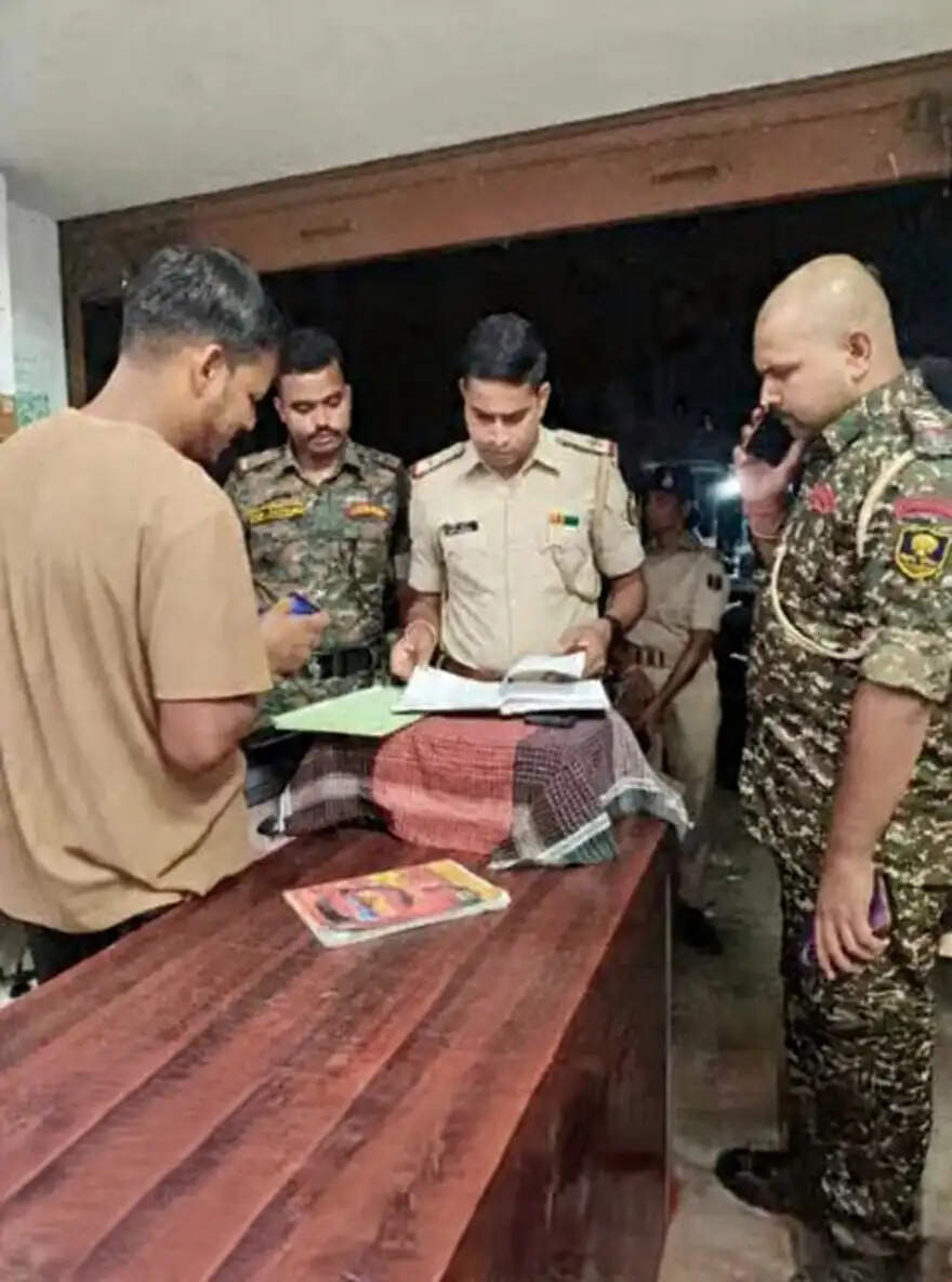 सीमावर्ती इलाकों के सीएसपी केंद्रों पर प्रशासन की सख्ती, जांच अभियान से मचा हड़कंप