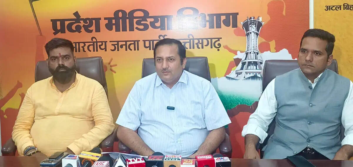 भूपेश सरकार में हुआ संवैधानिक अधिकारों का हनन, जीएसटी इंस्पेक्टर पदोन्नति में घोटाला : डॉ. विजयशंकर मिश्रा