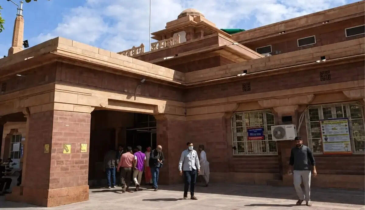 गंभीर रक्तस्त्राव से जूझ रही प्रसूता की एमजीएच में मौत, 30 यूनिट ब्लड भी नहीं बचा सका जान