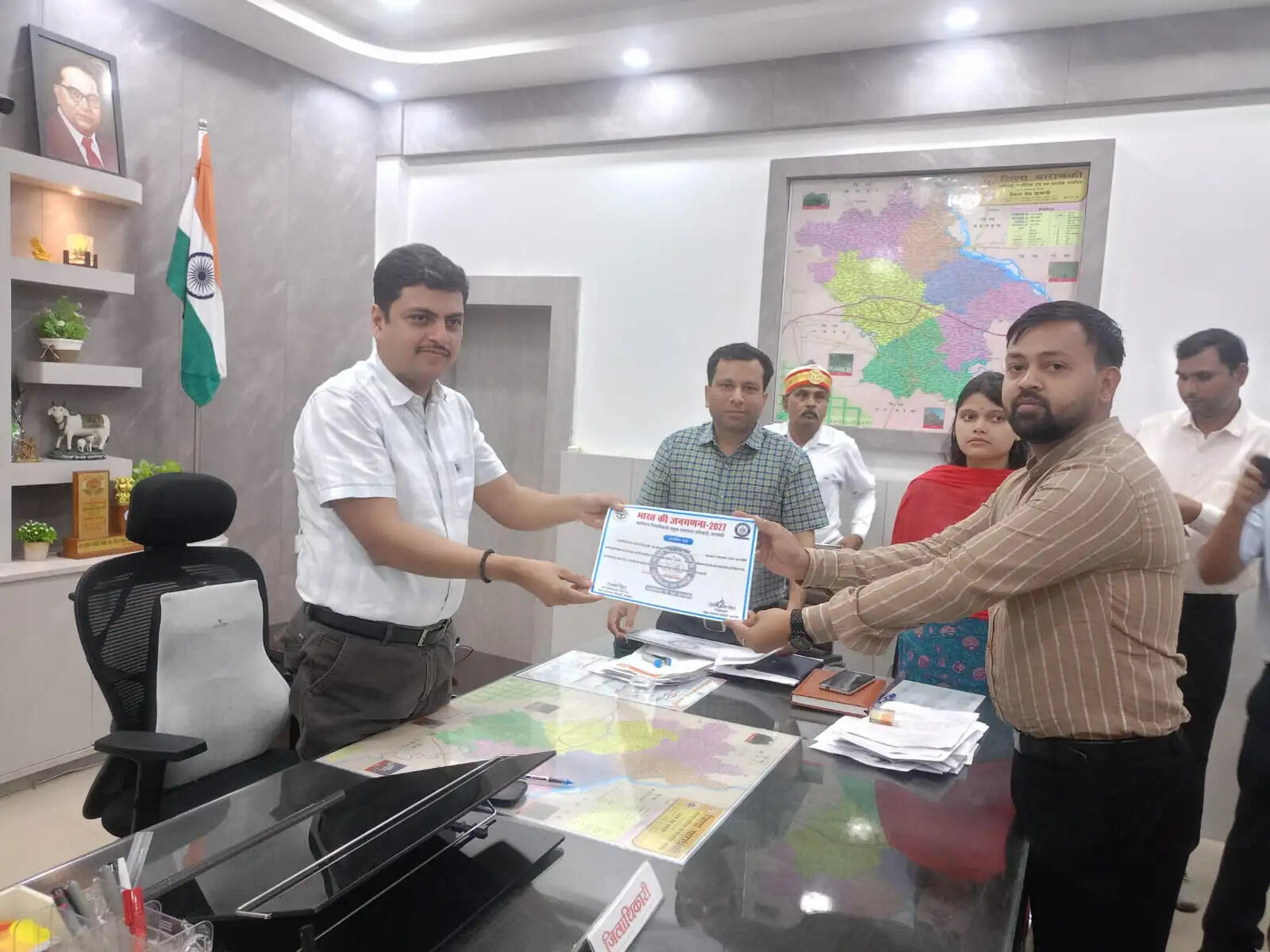 जनगणना-2027 में बाराबंकी के 11 प्रगणकों ने मारी बाजी, डीएम ने किया सम्मानित