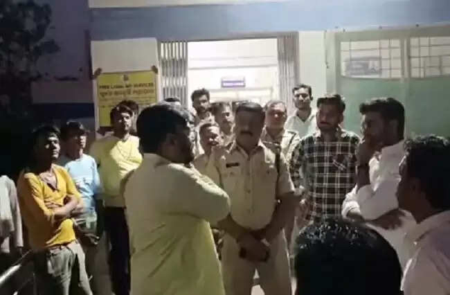 सागरः दो बाइकों के बीच सीधी भिड़ंत में तीन युवकों की मौत, एक घायल