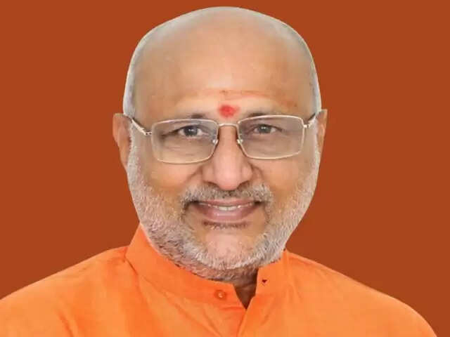 उप राष्ट्रपति ने सम्राट पेरुम्बिदुगु मुथरैयार के सम्मान में स्मारक डाक टिकट किया जारी