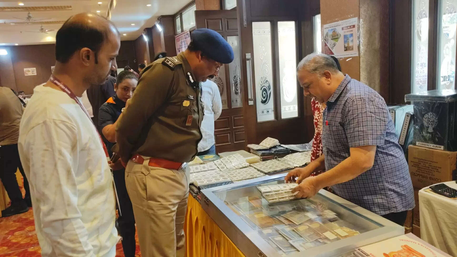 तीन दिवसीय मुद्रा प्रदर्शनी शुरू : दो हजार साल पुराने सिक्के देख शहरवासी हुए रोमांचित