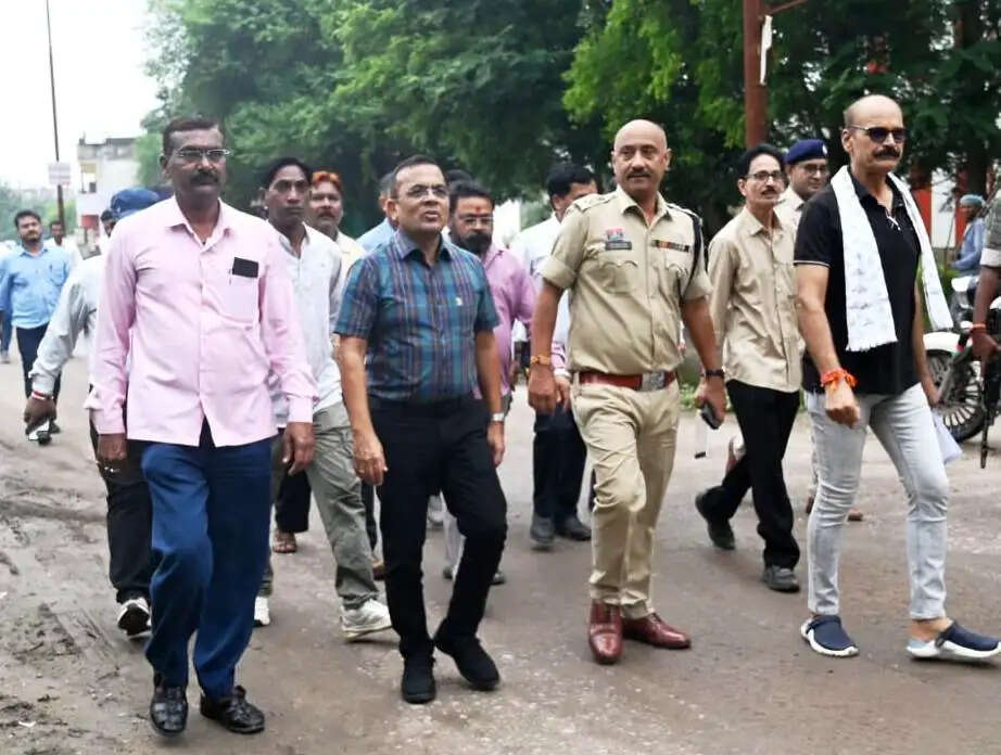 जांजगीर-चांपा में नवरात्रि-दशहरा और गणेश उत्सव की तैयारियों का कलेक्टर-एसपी ने लिया जायजा