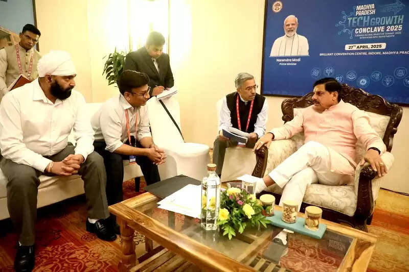 निवेशकों को हरसंभव सहायता देने के लिए प्रतिबद्ध: मुख्यमंत्री डॉ. यादव