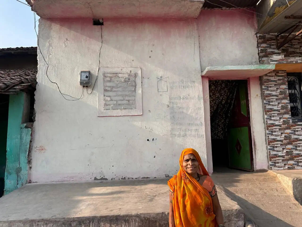 मिट्टी के घर से पक्के आशियाने तक, कोमलबाई की जिंदगी में आया सम्मान और सुकून का उजाला