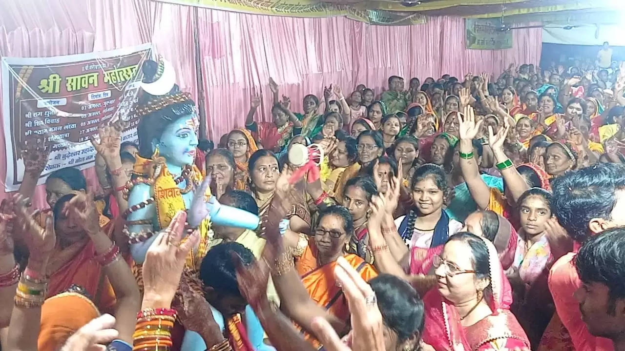 बूढ़ेश्वर महादेव मंदिर प्रांगण में कथा स्थल पर हुई शिव-पार्वती का विवाह, झूमे भक्त