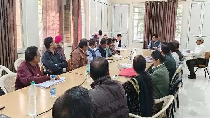 खरगोनः संभागायुक्त डॉ. सुदाम खाड़े ने किया बड़वाह विधानसभा क्षेत्र का औचक निरीक्षण