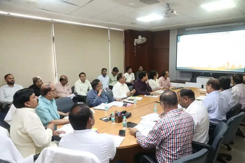 मप्रः राज्य मंत्री धमेन्द्र सिंह लोधी ने की पर्यटन बोर्ड की समीक्षा