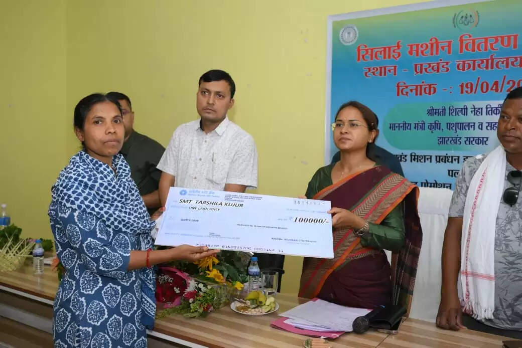 जरूरतमंद लोगों को योजनाओं का लाभ देने का काम कर रही सरकार : शिल्पी नेहा तिर्की