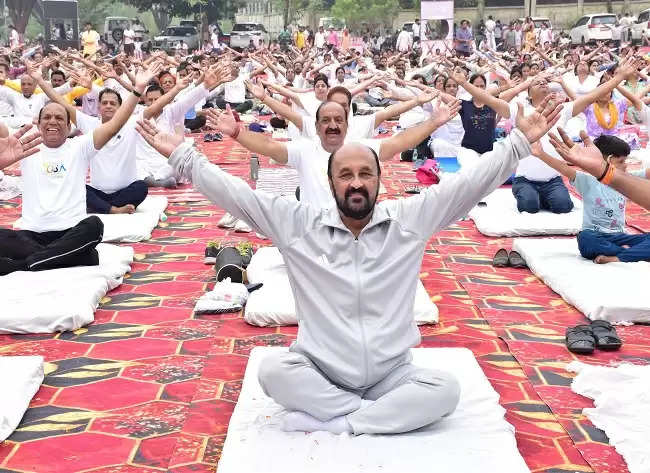 योग भारत की प्राचीन धरोहर,यह जीवन को स्वस्थ-संतुलित रखने में निभाता है भूमिका : उच्च शिक्षा मंत्री