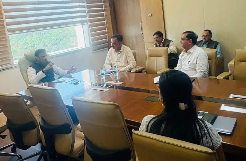 बीहर रिवर फ्रंट शेष कार्य को शीघ्र पूर्ण करें: उप मुख्यमंत्री शुक्ल