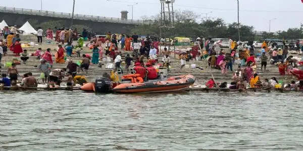 चैती छठ: अस्ताचलगामी भगवान भास्कर को आज अर्घ्य देंगी व्रती, घाटों पर व्यापक तैयारी