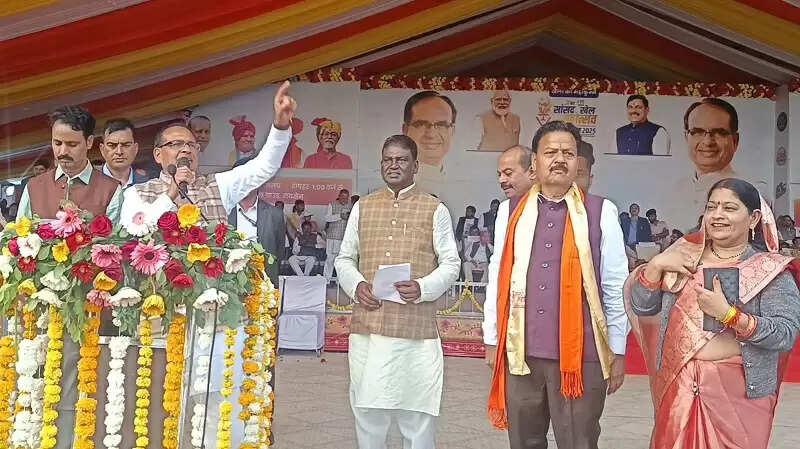 जो गेंदबाज़ी, बल्लेबाज़ी और फील्डिंग तीनों में कमाल कर दे- वही असली ऑलराउंडर: शिवराज सिंह