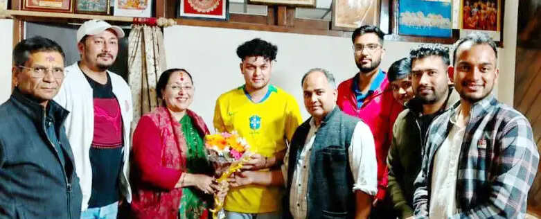 छात्र संघ अध्यक्ष करन ने थामा अभाविप का दामन थामा