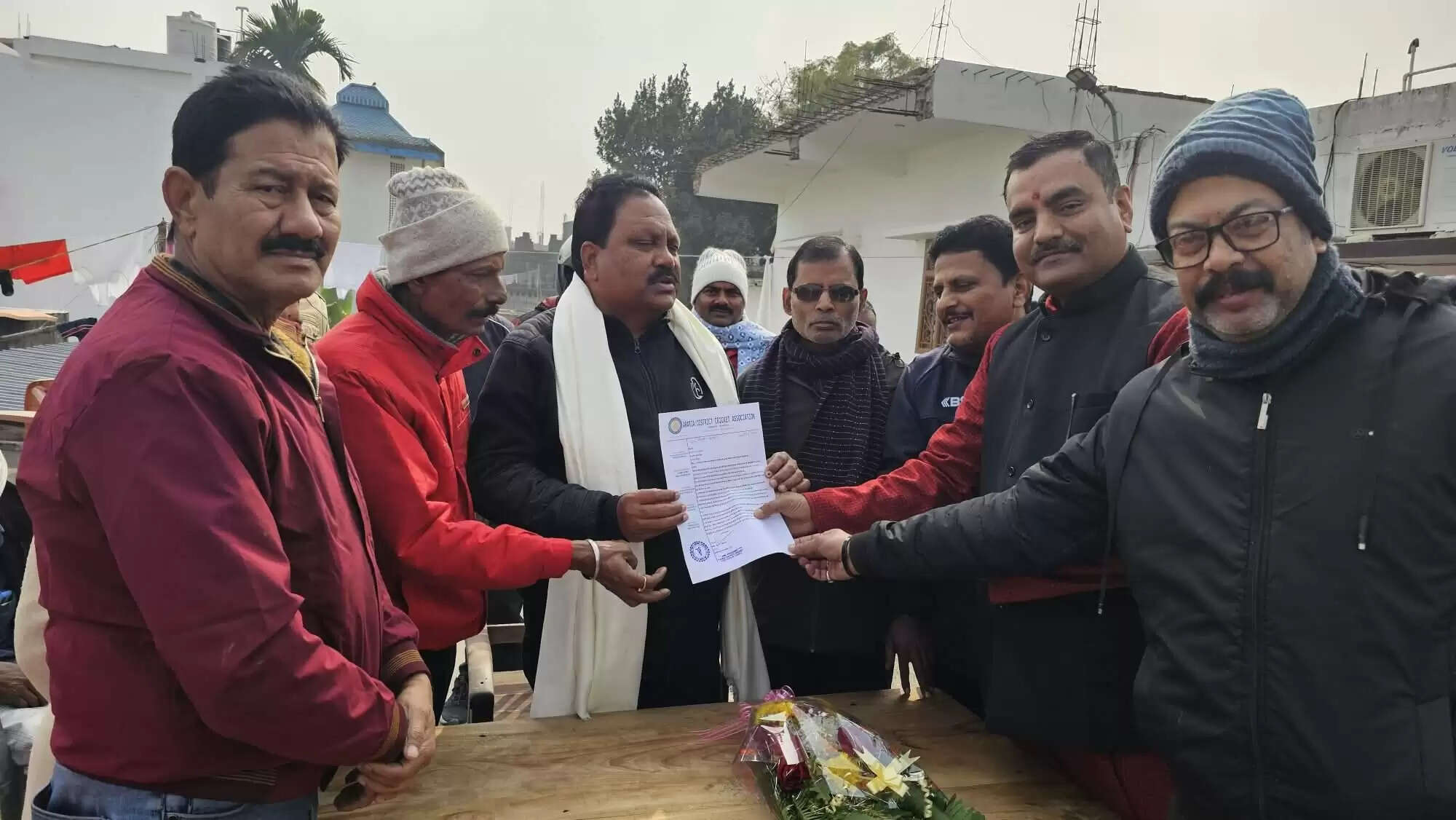 स्टेडियम के सौंदर्यीकरण को लेकर सांसद को ज्ञापन