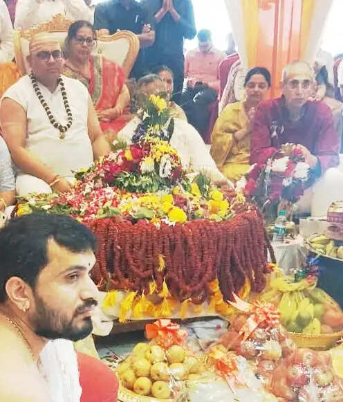 प्रयागराज : त्रिवेणी पर गूंजा वैदिक पुनर्जागरण का स्वर, विश्व कल्याण की कामना के साथ अतिरुद्र महाभिषेक का समापन