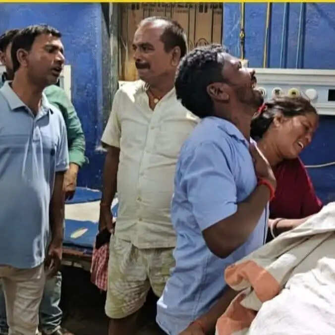 मोटरसाइकिल की सीधी टक्कर में टोला सेवक की मौत, दो गंभीर रूप से घायल