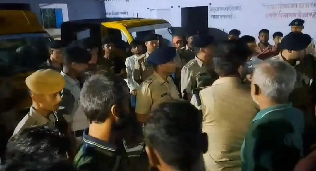 छात्रावास में आठ वर्षीय छात्र की संदिग्ध मौत, हत्या का आरोप