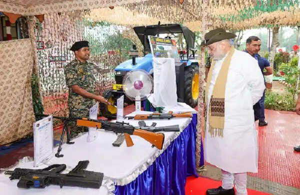 बीएसएफ त्रिपुरा से बंगाल व बिहार तक, सीमा पर हर चुनौती का कर रही है सामना : अमित शाह