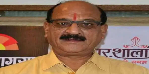 वन मंत्री ने खैर की लकड़ी की तस्करी के मामले में दिए सख्त निर्देश