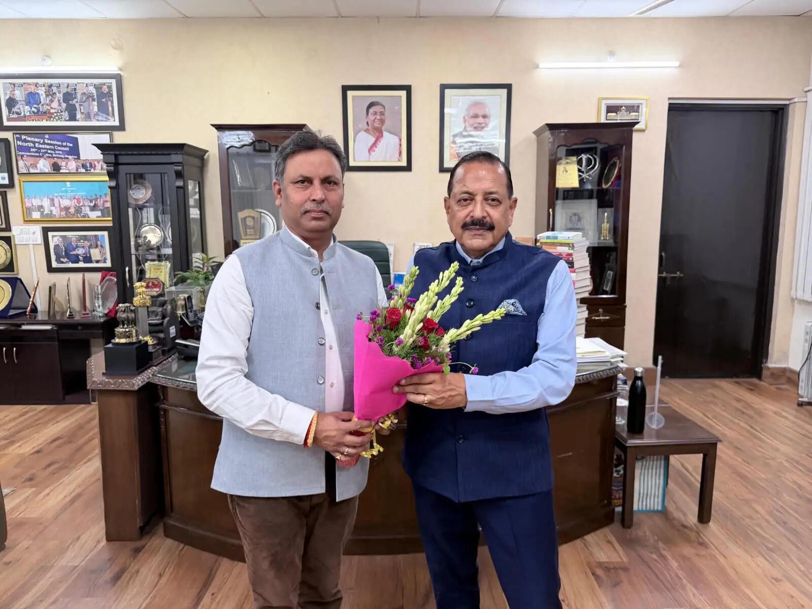 कठुआ विधायक ने केंद्रीय मंत्री डॉ. जितेंद्र सिंह से की मुलाकात, उठाए अहम मुद्दे