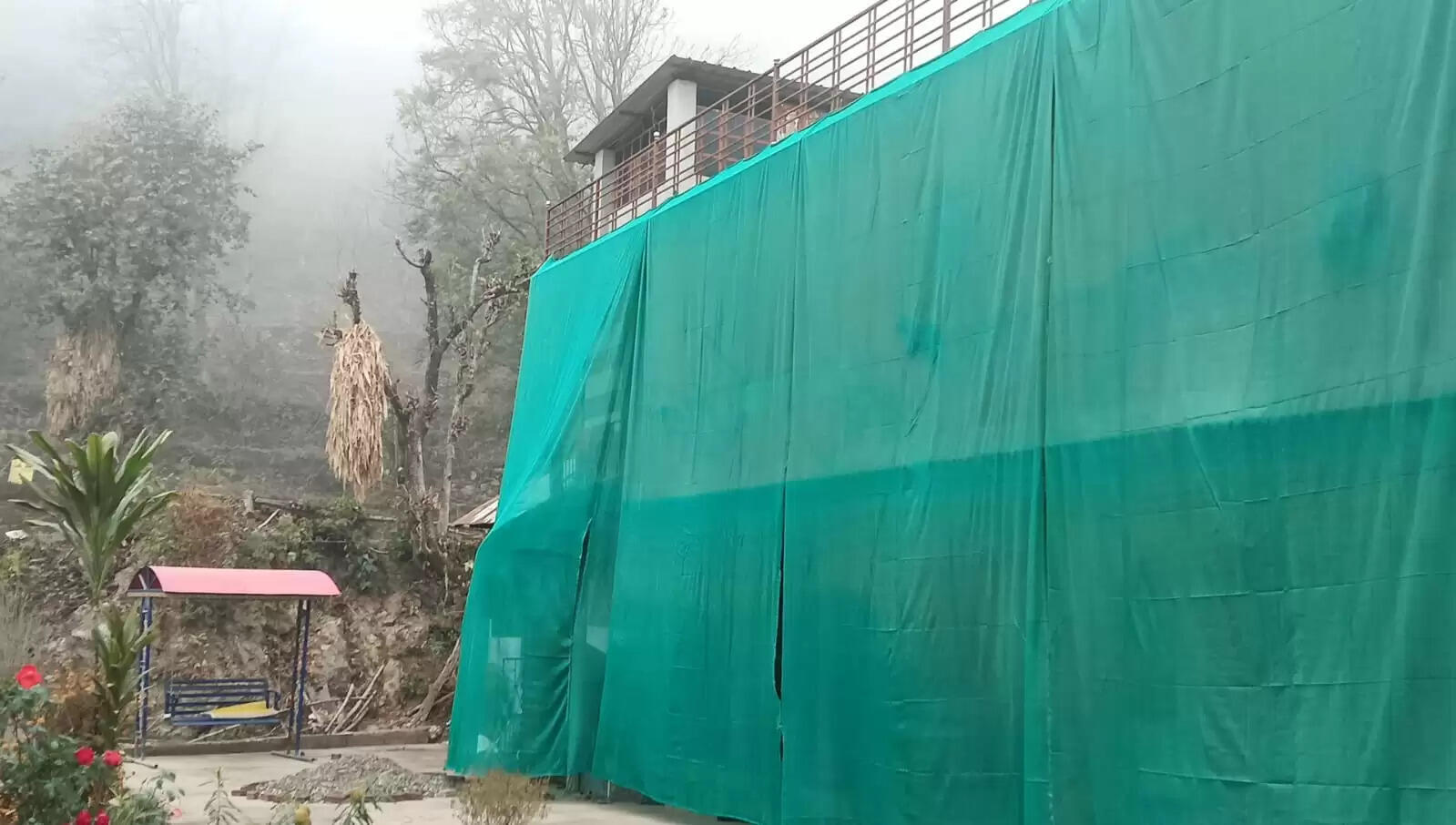 फोरलेन निर्माण कार्य की जद में भूतपूर्व सैनिक तिलक राज का मकान, अपने ही घर जाने को नहीं बचा रास्ता