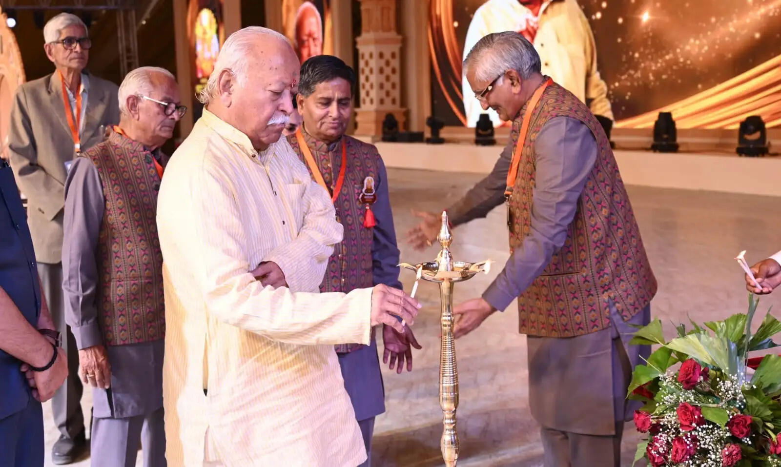 भारत की सांस्कृतिक एकात्मता, सामाजिक समरसता में दादागुरु परंपरा का अतुलनीय योगदान: भागवत