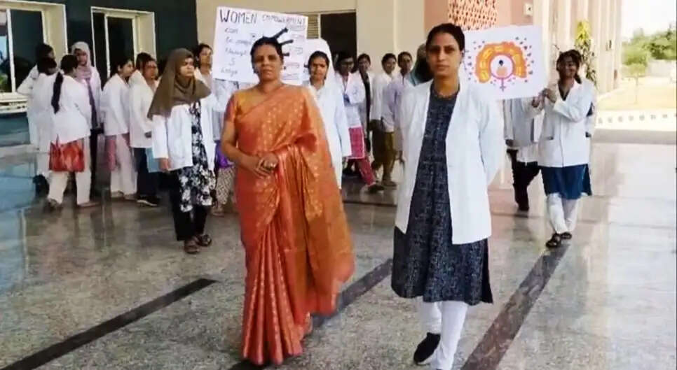 स्वाशासी राज्य चिकित्सा महाविद्यालय में महिला उत्थान एवं आरक्षण पर केंद्रित कार्यक्रम संपन्न