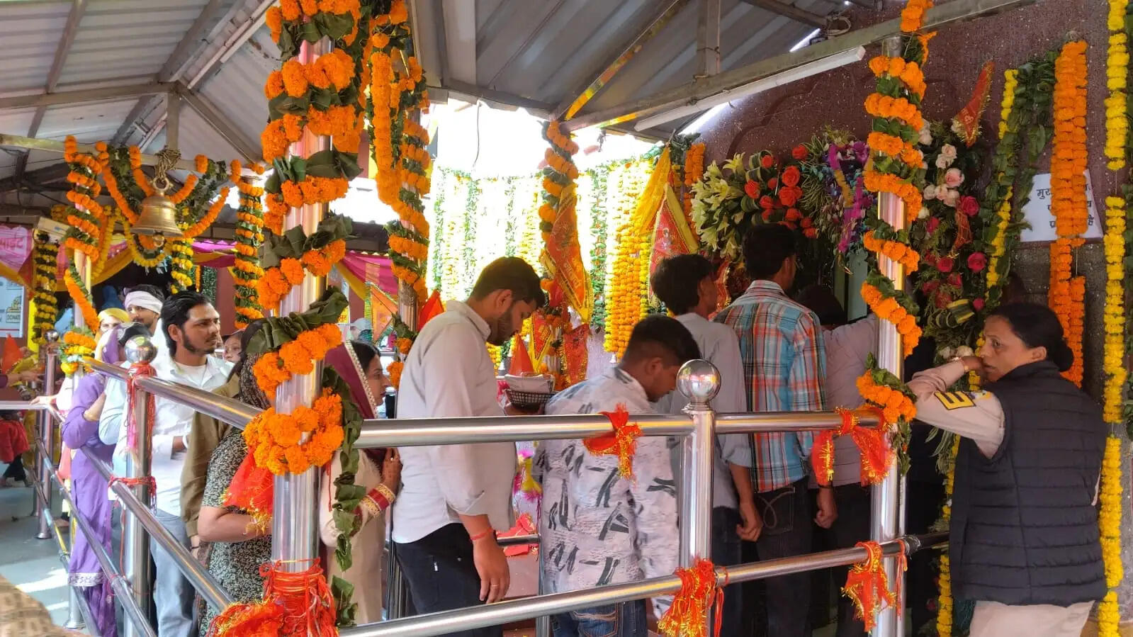 चैत्र नवरात्र के चौदस पर मंदिर त्रिलोकपुर पहुंचे 31500 श्रद्धालु