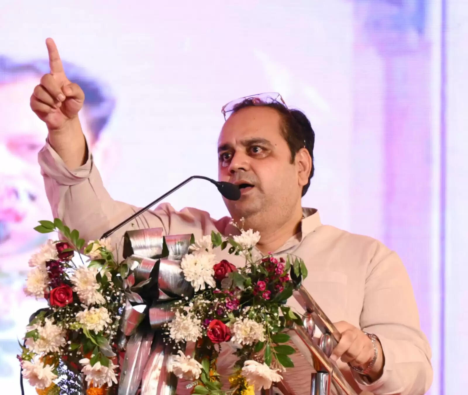 डीटीसी की आय में 173 करोड़ रुपये की वृद्धि : पंकज कुमार सिंह