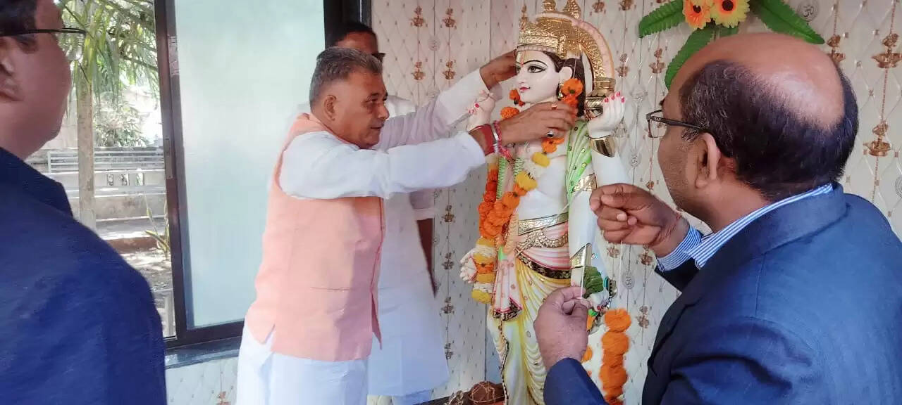 सिवनीः मंत्री इंदर सिंह परमार ने किया विभिन्न संस्थाओं का औचक निरीक्षण