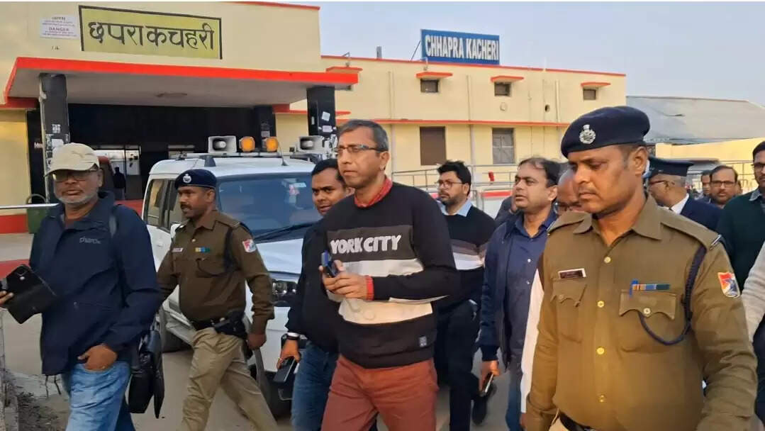 मंडल रेल प्रबंधक ने किया छपरा कचहरी स्टेशन का निरीक्षण