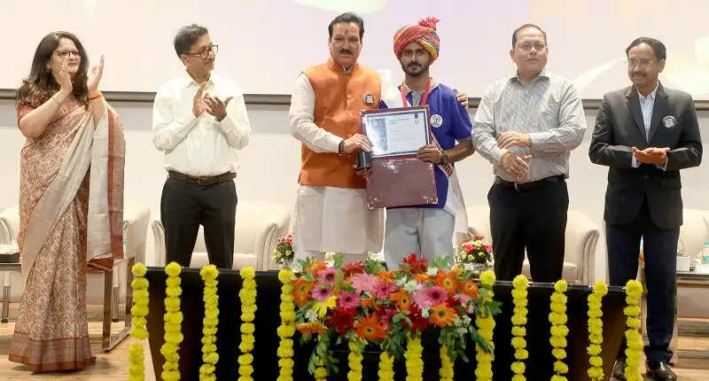 कौशलयुक्त युवा ही विकसित भारत की सबसे मजबूत आधारशिला हैं : मंत्री टेटवाल