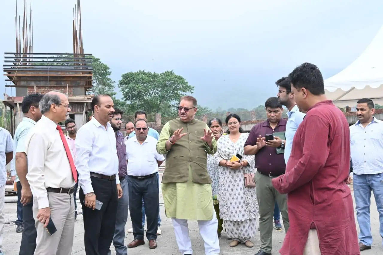 सैनिक कल्याण मंत्री ने सैन्यधाम निर्माण की धीमी गति पर लगाई फटकार