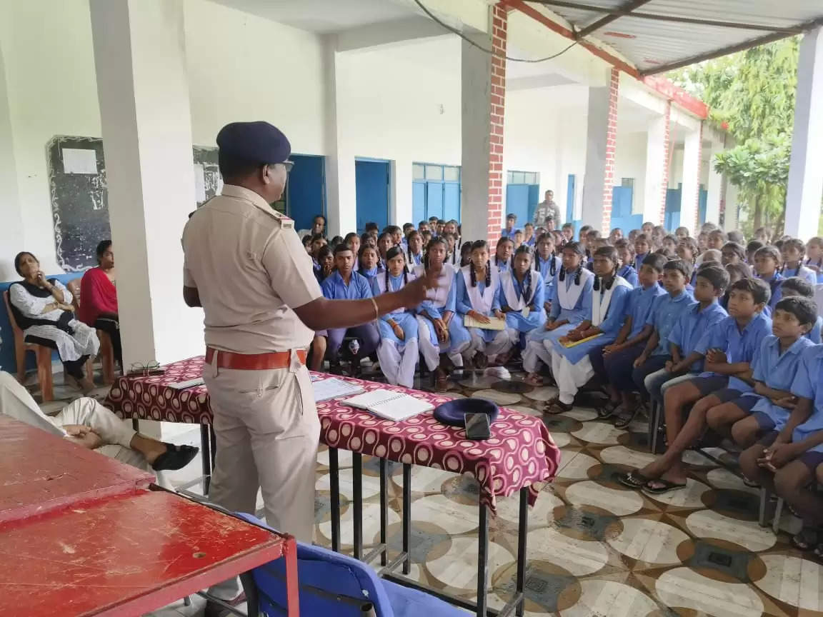 कोरबा : सजग कोरबा के तहत बच्चों को यातायात नियम, साइबर अपराध और गुड टच बैड टच के बारे में दी गई जानकारी