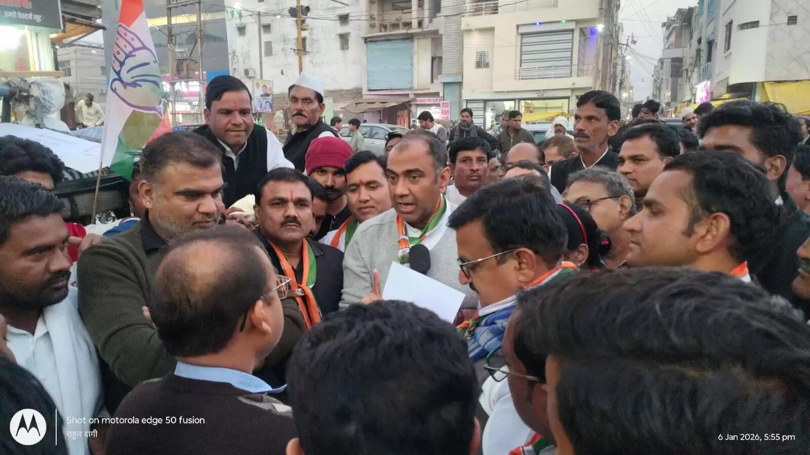 राजगढ़ःदूषित पानी सप्लाई के विरोध में कांग्रेस ने किया प्रदर्शन, एसडीएम को सौंपा ज्ञापन