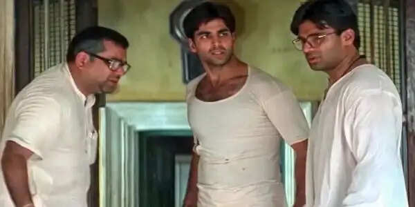 'हेरा फेरी 3' पर विवाद, निर्माता ने तोड़ी चुप्पी