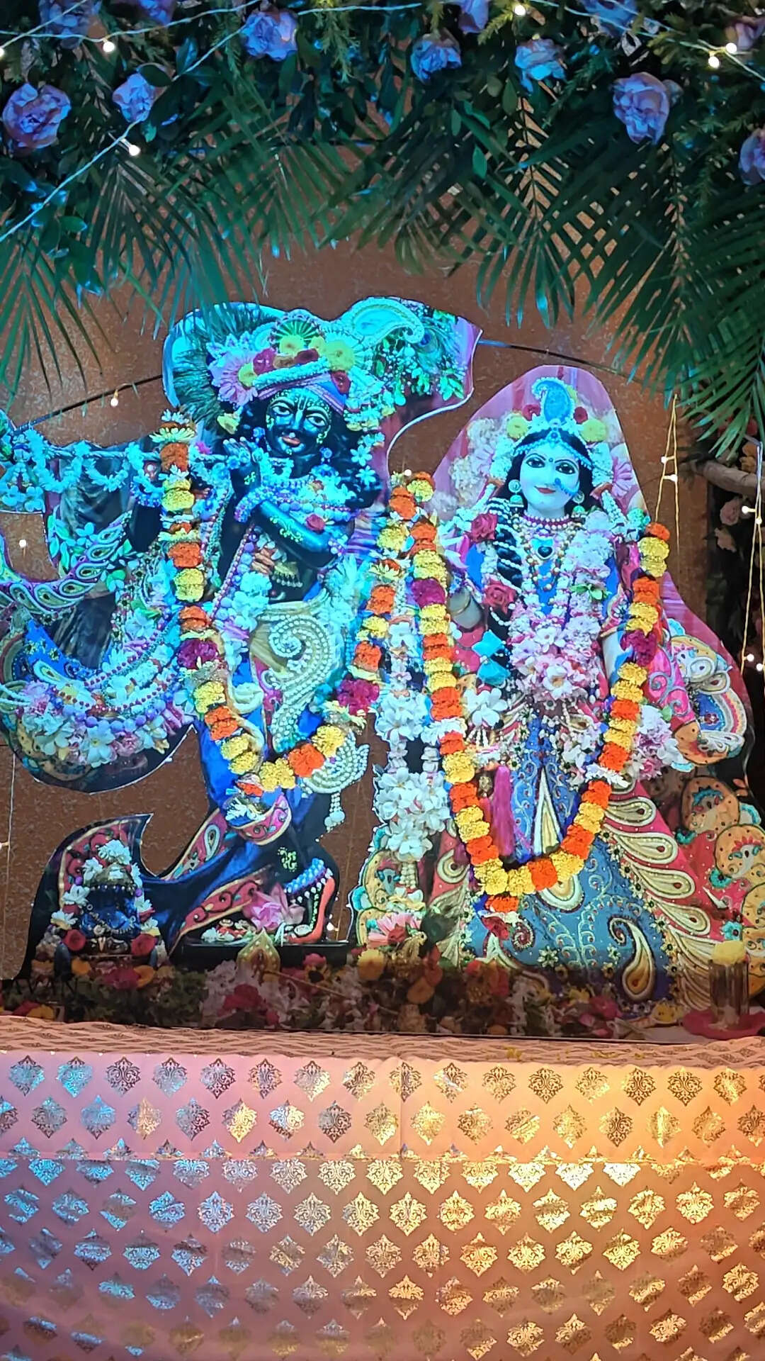 रामगढ़ में धूमधाम से मनी श्री कृष्ण जन्माष्टमी, झूले पर सवार हुए लड्डू गोपाल