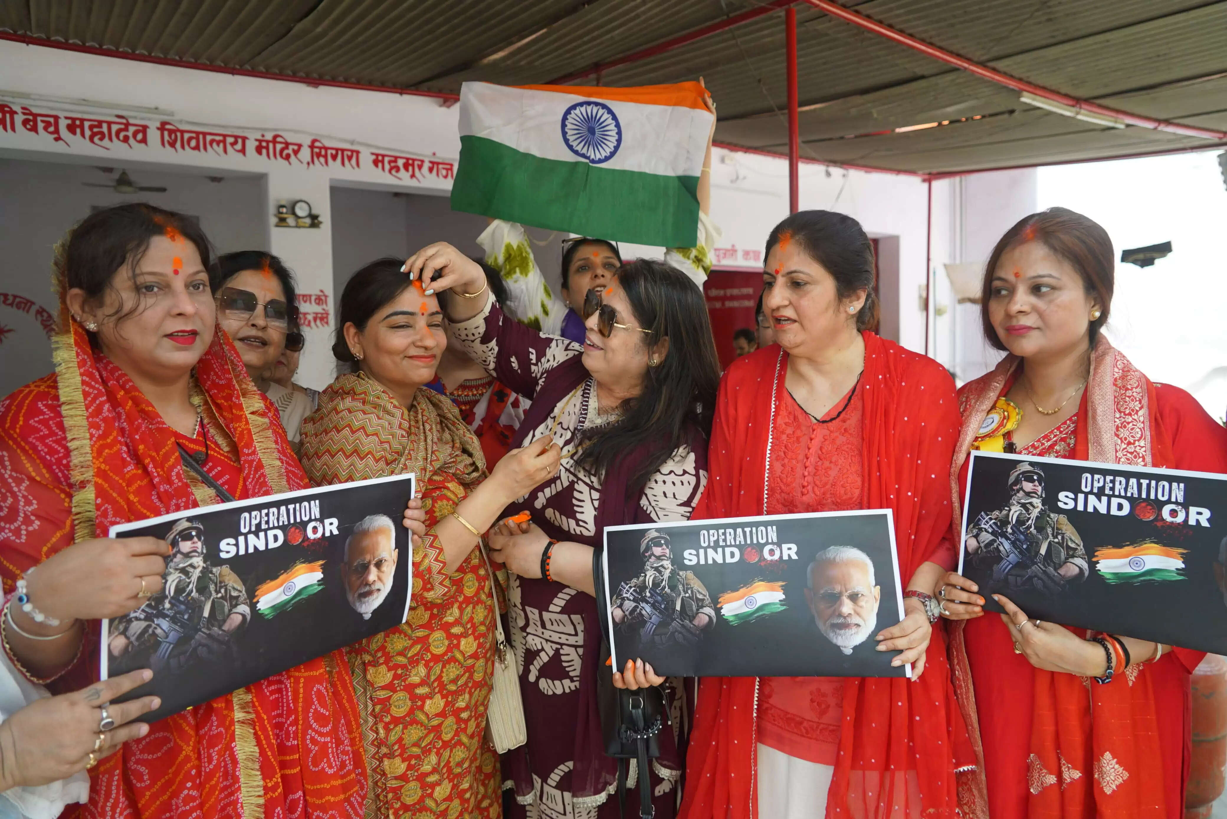 भारतीय सेना की सफलता के लिए बागबान महिला संगठन ने की महादेव की आरती