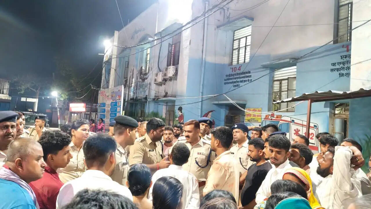 दोहरे हत्याकांड के गवाह की गोली मारकर हत्या, ग्रामीणों ने किया सड़क जाम