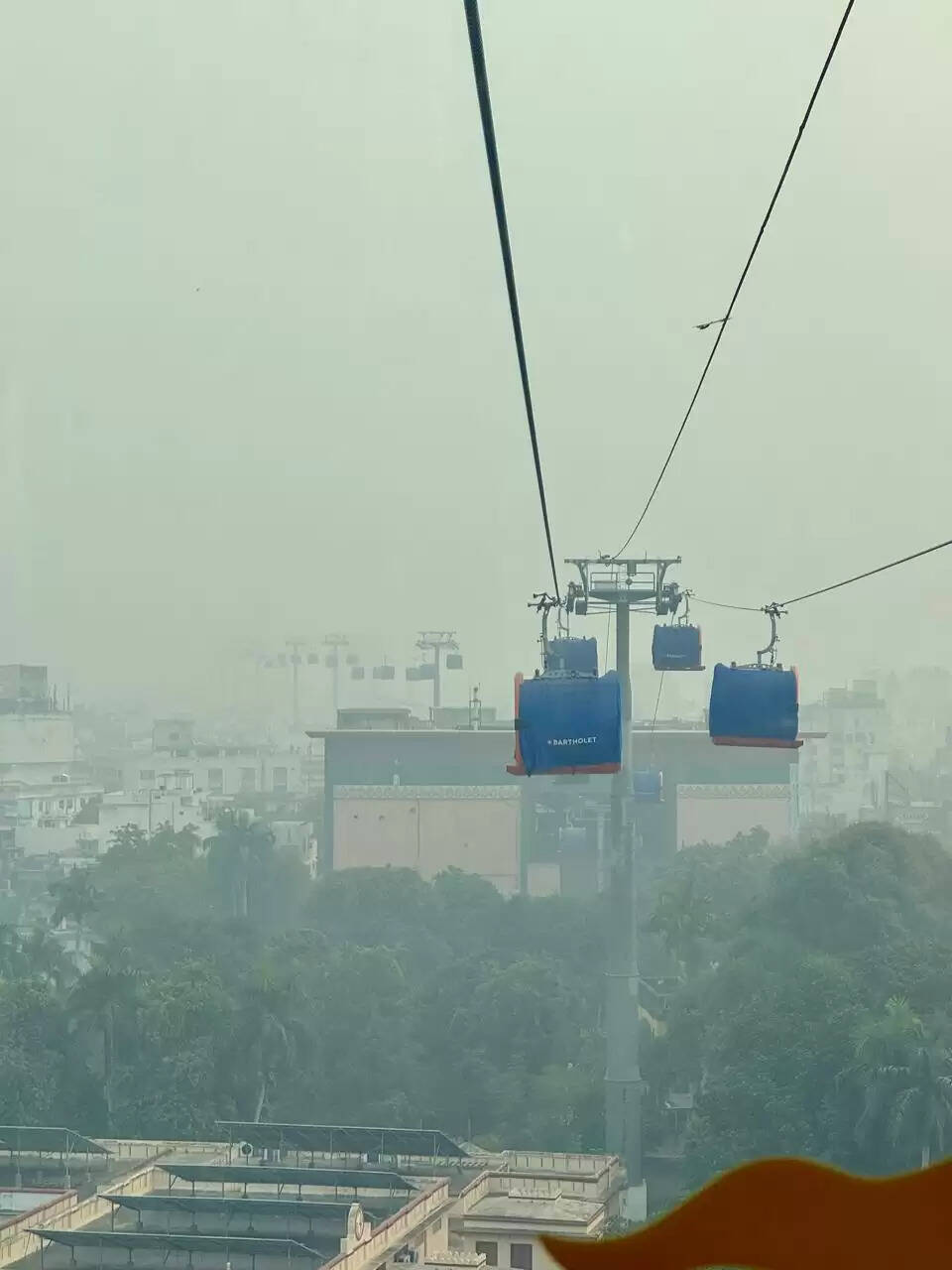 वाराणसी रोपवे के गंडोला हिलने का वायरल वीडियो भ्रामक : एनएचएलएमएल