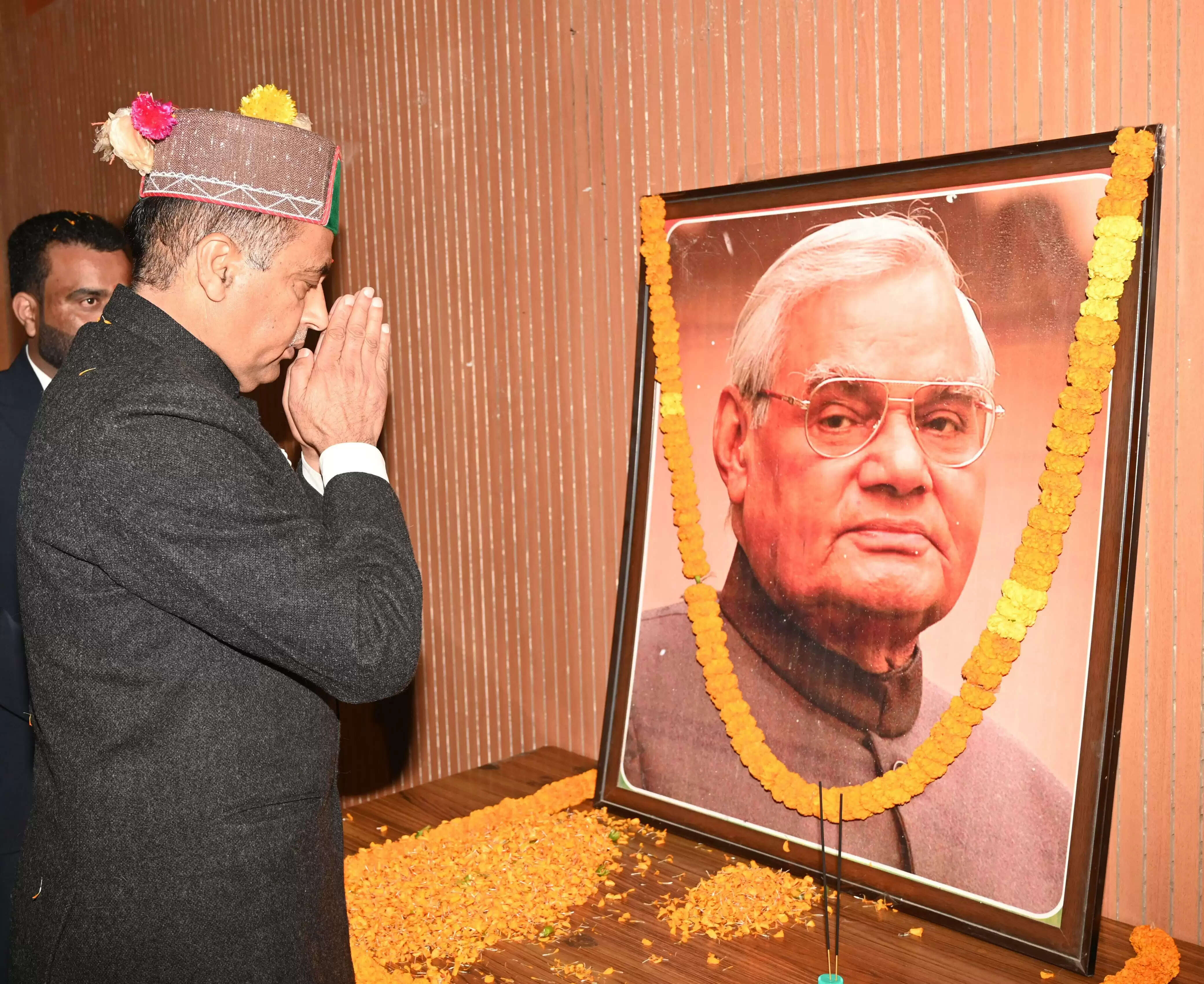 स्वास्थ्य सुविधाएं लोगों की जिंदगी से जुड़ी, इसे हल्के में ना ले सरकार : जय राम ठाकुर