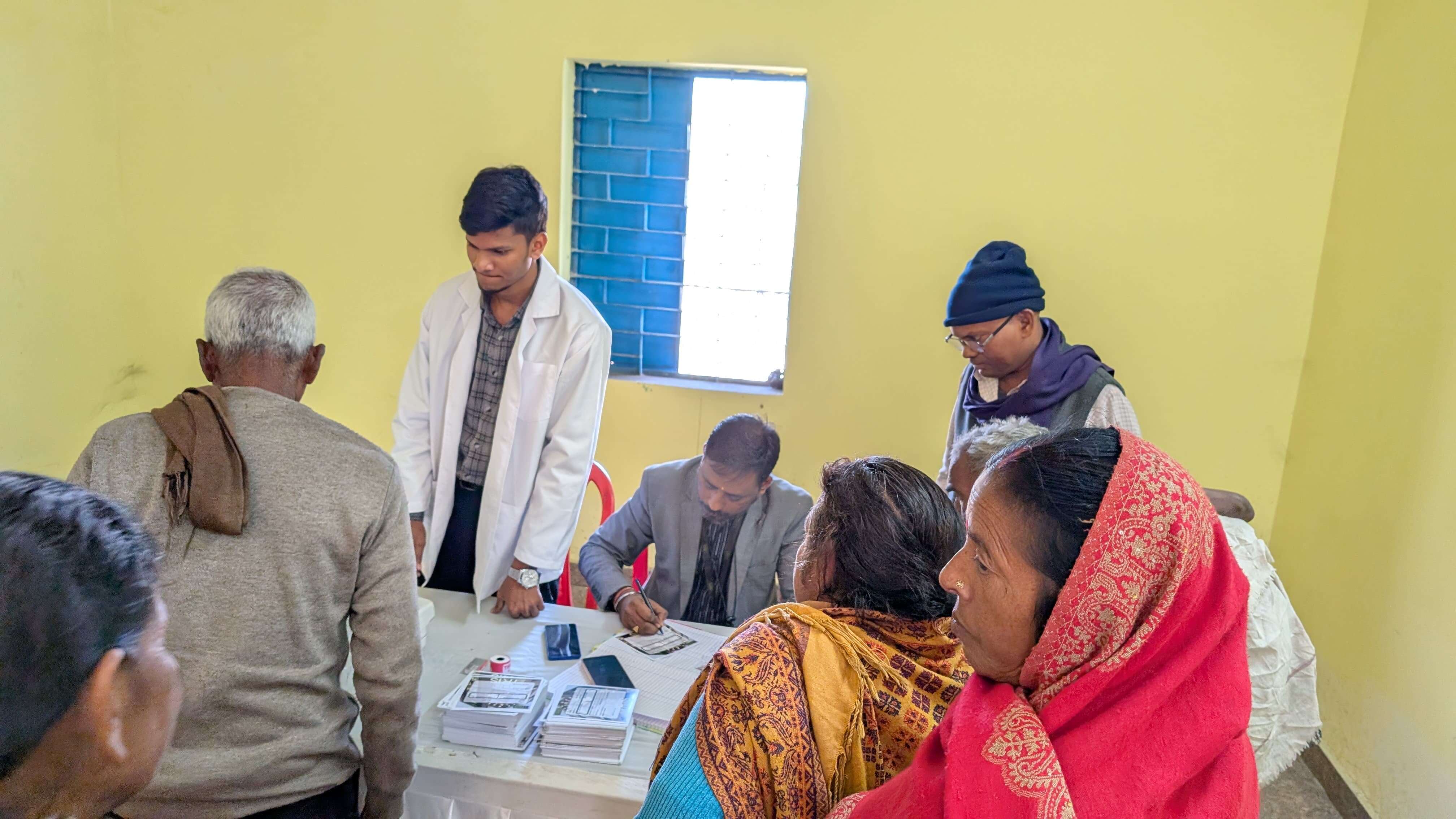 बीएफसीएल ने लगाया निःशुल्क नेत्र जांच शिविर, 100 से अधिक लोगों की हुई जांच