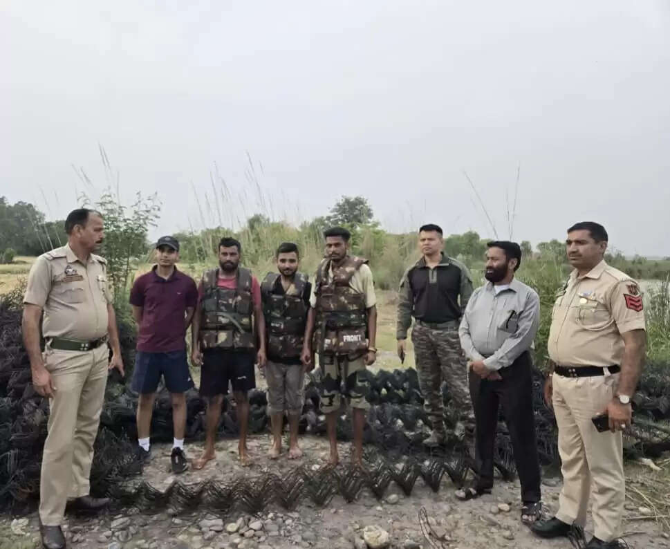 सेना के तेज अभियान में चेनाब नदी के द्वीप से छह ग्रामीणों को बचाया गया