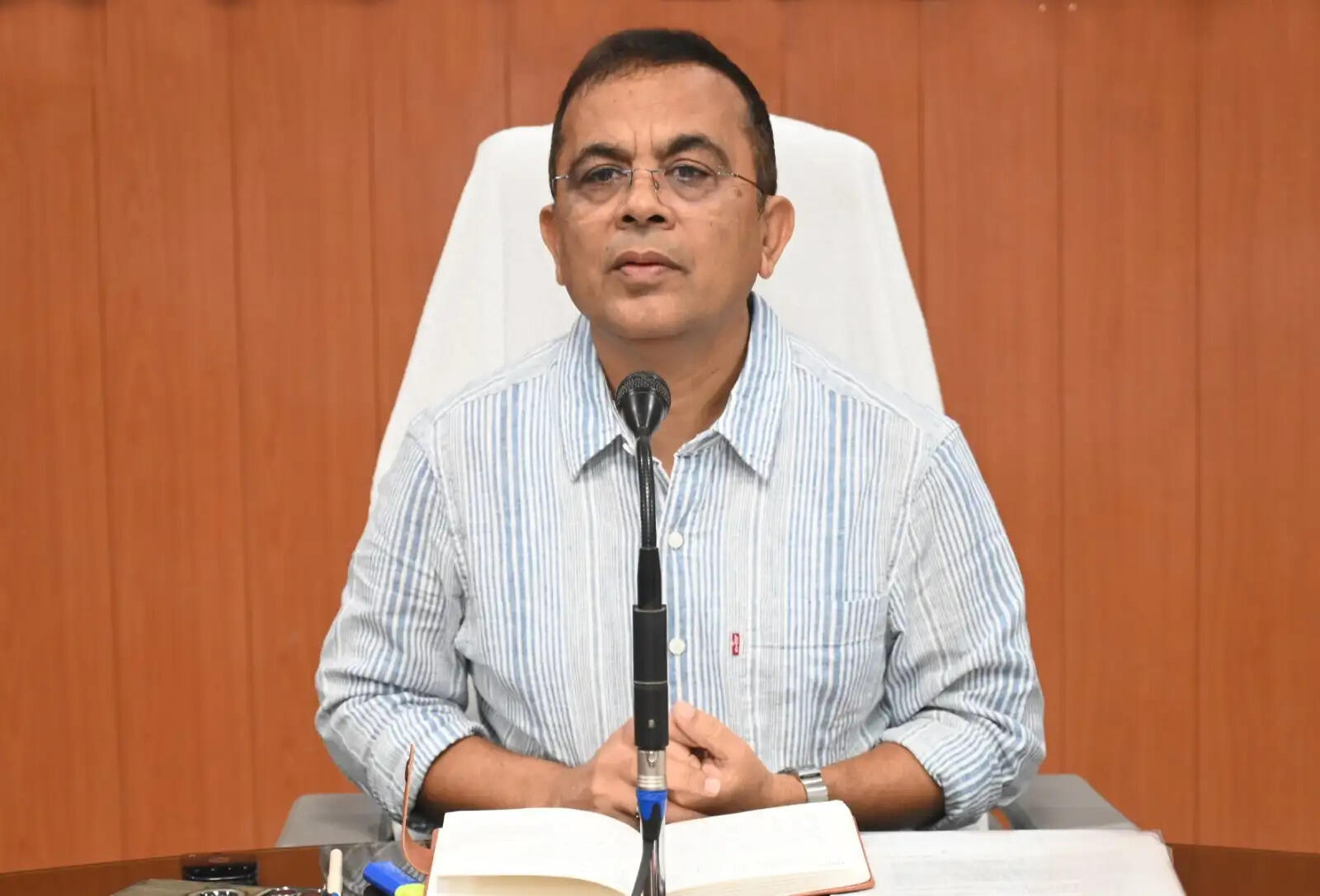 अवैध शराब पर चलेगा अभियान, सेवा सेतु के आवेदनों का समय-सीमा में होगा निराकरण