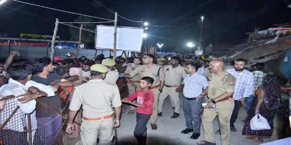 श्रावण मास के दूसरे सोमवार को लोधेश्वर में उमड़ा आस्था का सैलाब, हर-हर महादेव से गूंजा महादेवा