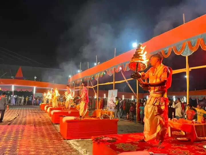 ''देवी सुरेश्वरी भगवती गंगे, भुवन तारिणी तरल तरंगे'' से गूंज उठा सिमरिया