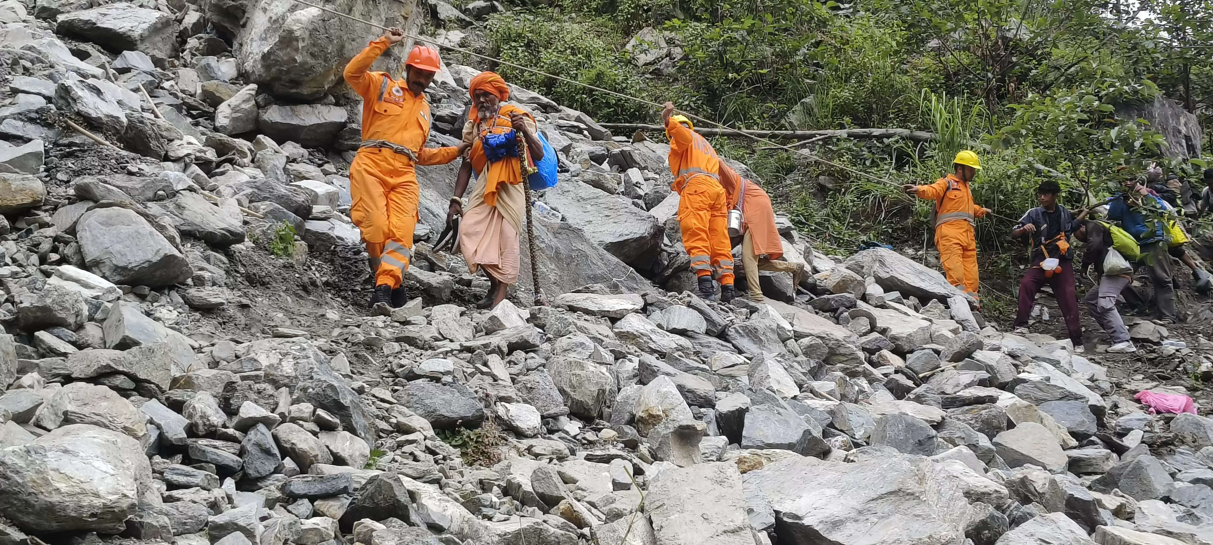 तीन दिन बीत गए! अभी आपदा से नहीं उबर सका उत्तराखंड, मुख्यमंत्री धामी बोले- यात्रियों की सुरक्षा सरकार की सर्वोच्च प्राथमिकता